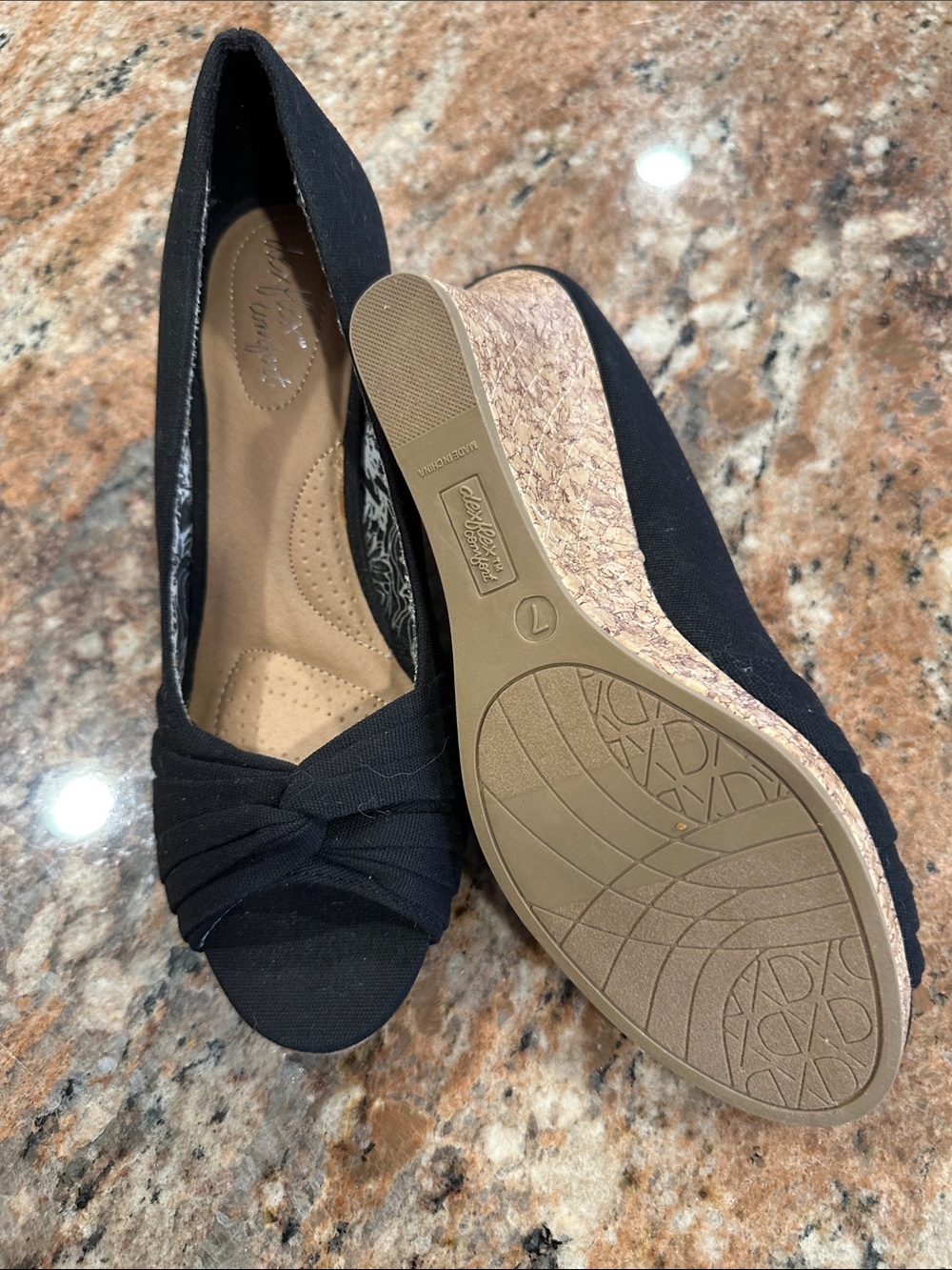 dexflex comfort Black Knotted Peep-Toe Wedge Pumps